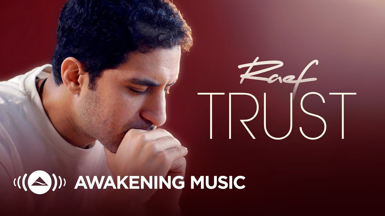 YouTube पर Raef - Trust (Official Music Video) देखें YouTube पर Raef - Trust (Official Music Video) देखें