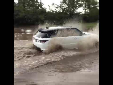 2016-range-rover-sport-autobiography-water-fun