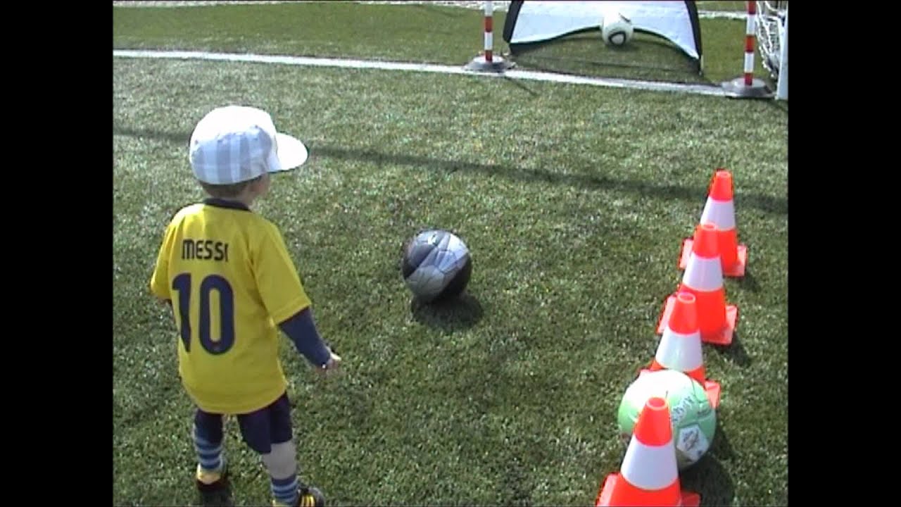 Petit Messi Bebe De 2 Ans Ilyes Prodige Au Football Youtube Petit Messi Bebe De 2 Ans Ilyes Prodige Au Football Youtube
