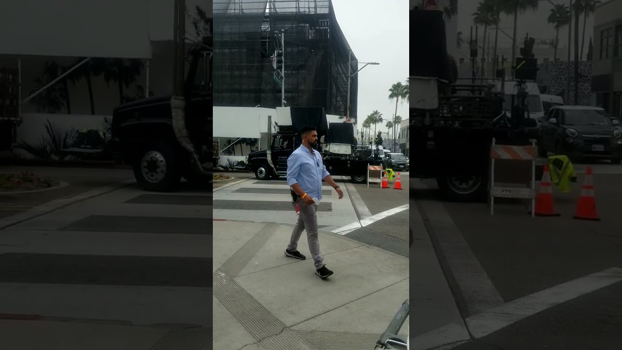 Obejrzyj Rodeo drive corner Brighton way. w YouTube Obejrzyj Rodeo drive corner Brighton way. w YouTube