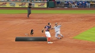 SEA@HOU: Altuve starts double play, ends threat