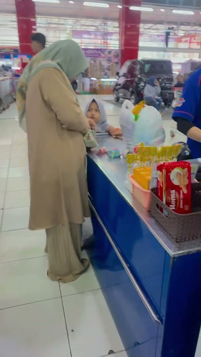 Buy snacks and pay at the cashier