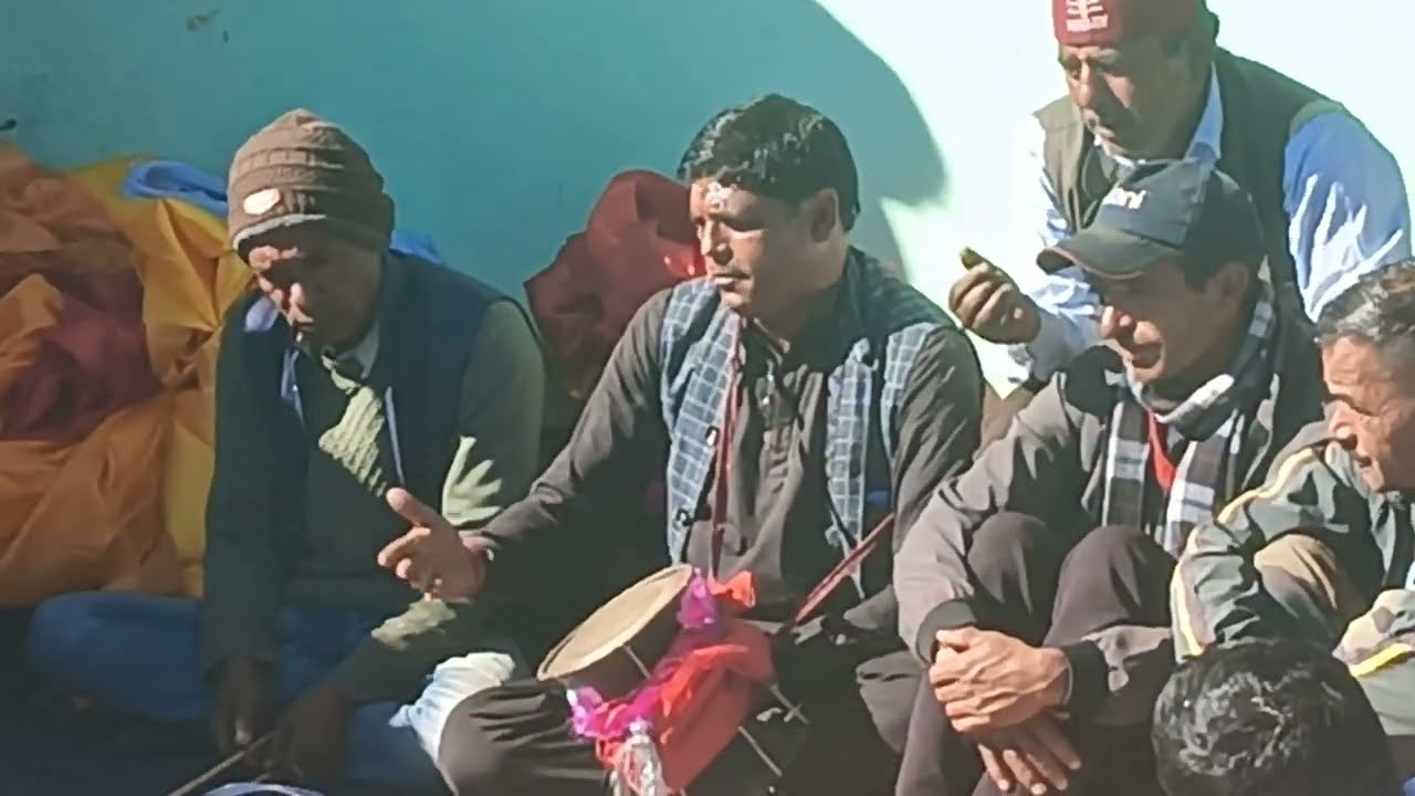 gaaw me huyi pooja aur kiye sabne devi devtao ke darshan 🙏🙏💝💝