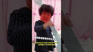 Engaño a mamá: mi hermana borracha trajo una llanta ajena a casa.#funny#shorts