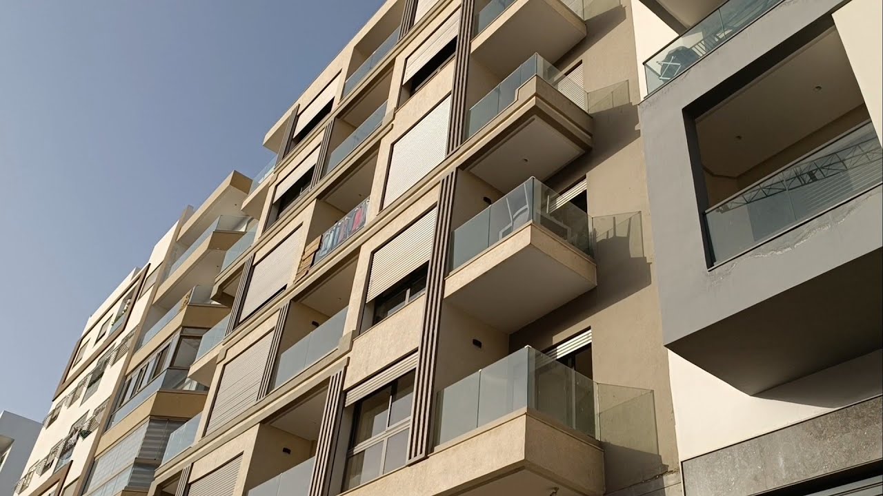 شقق للبيع ومحلات تجارية في ولفة قرب مستشفى خليف بن زايد