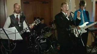 RattleSnake Point Golf Club Wedding | Groom's Guitar Performance