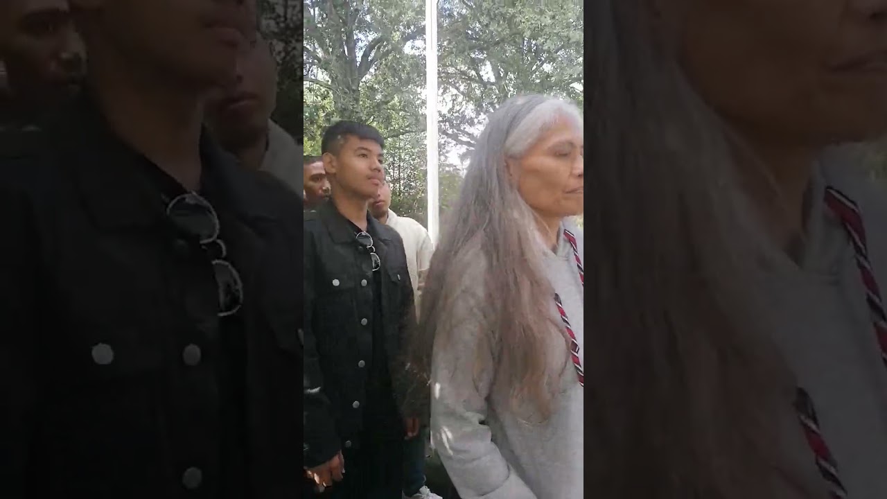 Afscheid nemen van Thomas Soumokil (Anak2 muda wijk Assen)