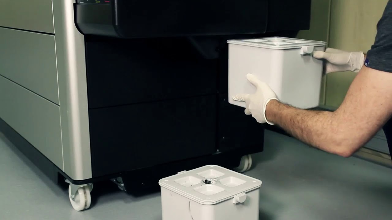 Replacing the Cleaning Container on the HP PageWide XL Printer