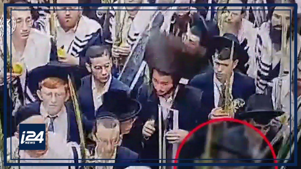 Ultra-Orthodox spit on Christian worshippers in Jerusalem - YouTube