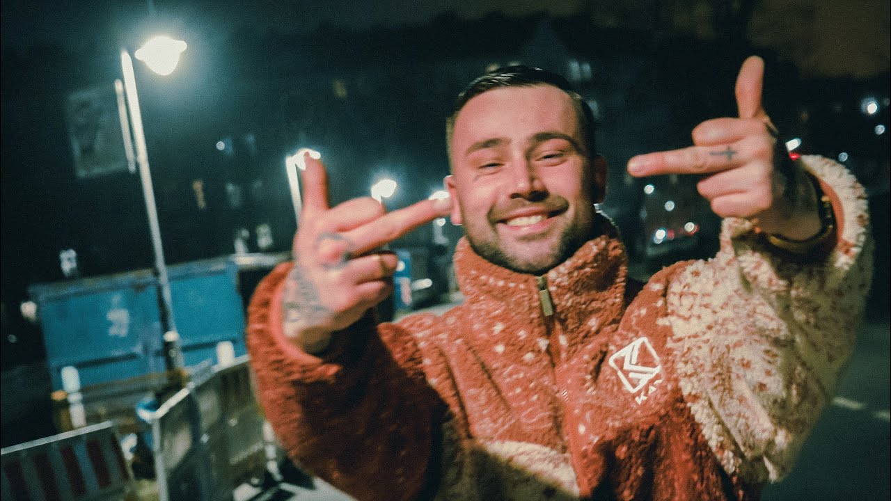 MXMLN - MOND (PROD. MAZEG & IV) auf YouTube ansehen MXMLN - MOND (PROD. MAZEG & IV) auf YouTube ansehen