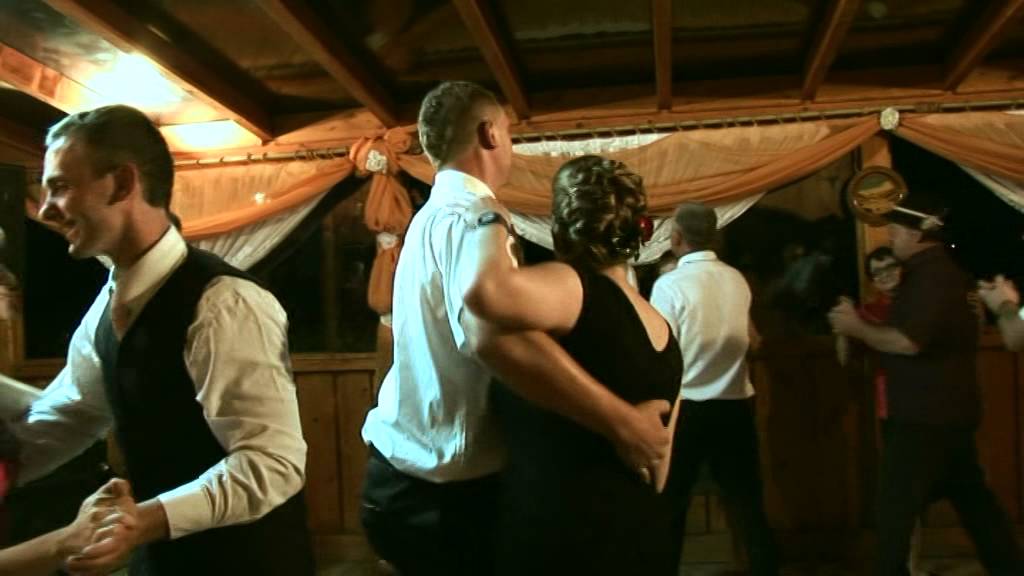 Zespół Nie Ma Mocnych - Zachodzi słoneczko & Siadła pszczółka (nagranie live)