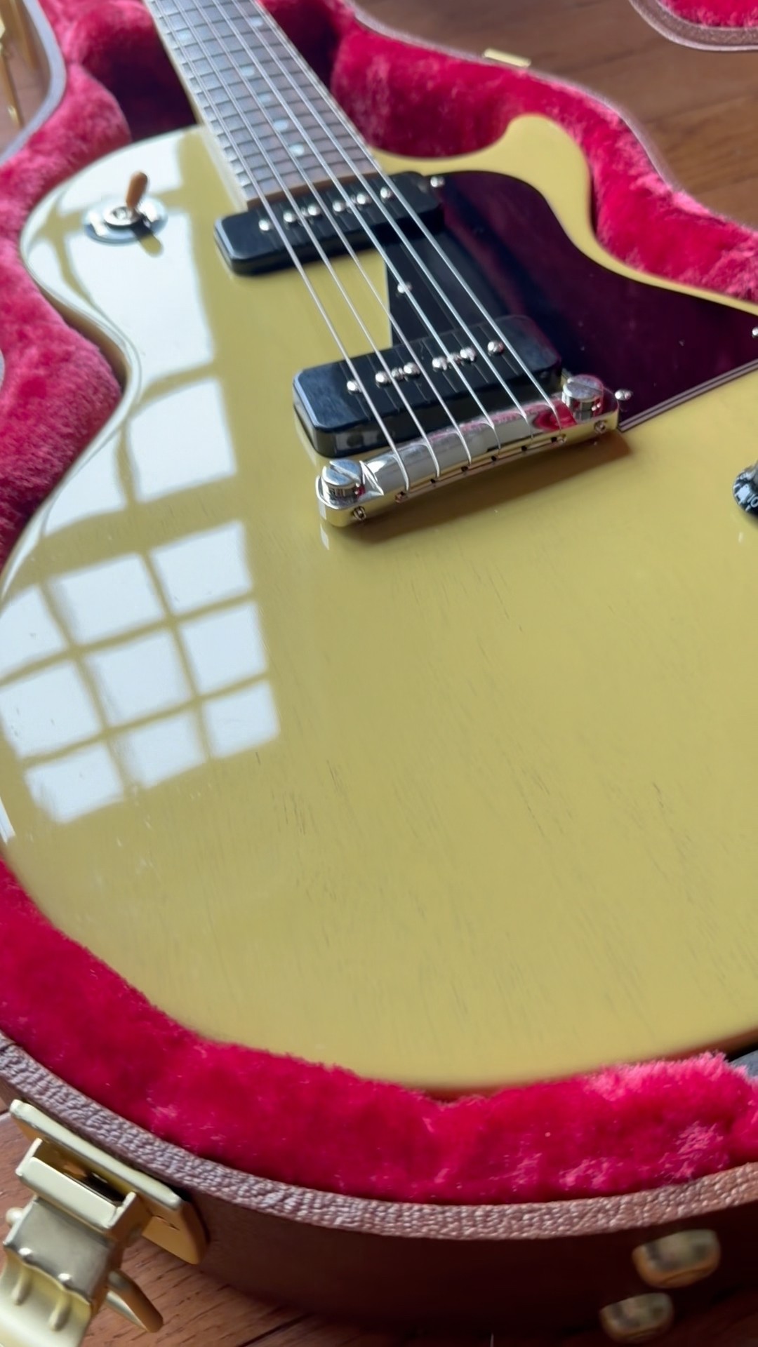 2024 Gibson Les Paul Special Guitar in TV Yellow - YouTube