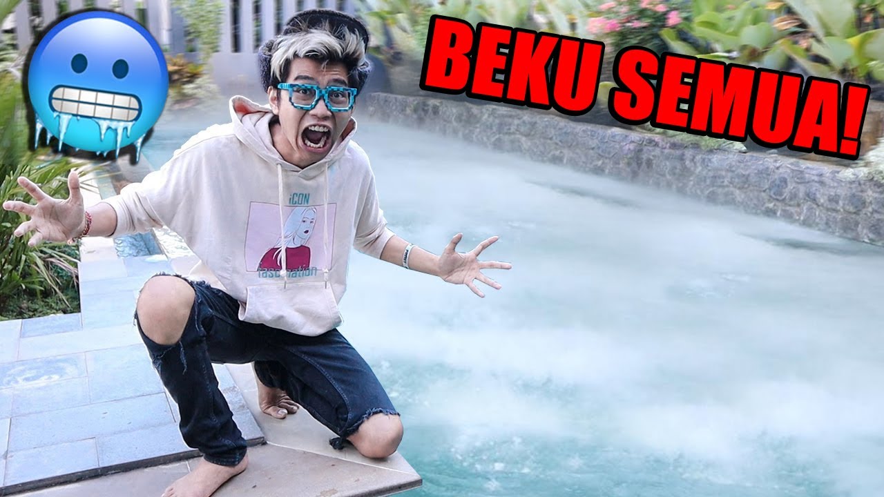 БЕЗУМИЕ!!! БРОСИЛИ 38 КГ СУХОГО ЛЬДА В БАССЕЙН, И ОН ВЕСЬ ЗАМЕРЗ!!!