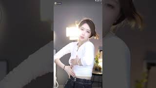 迷人的黎闪电20221128103640