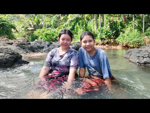 WOW.. Bikin Mata Ini Susah Berkedip Melihat Gadis Montok Sedang Mandi Di Sungai