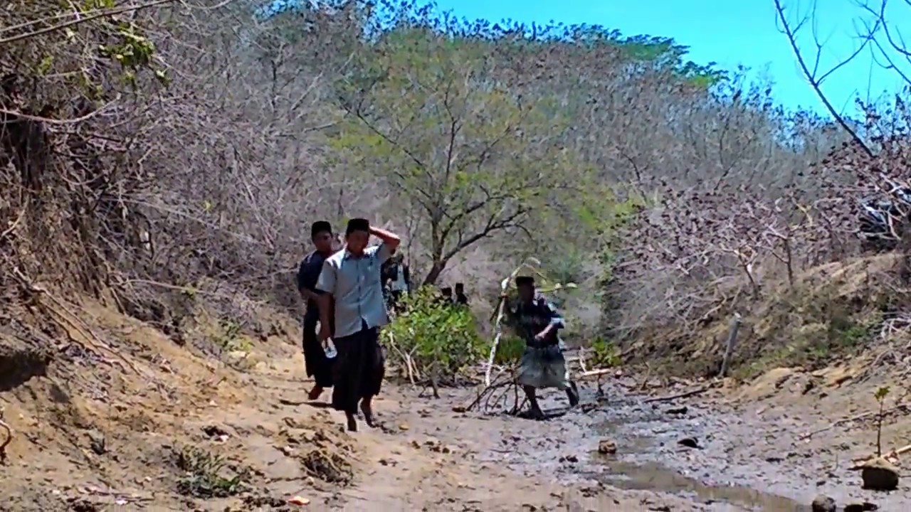 MAKAM TGH.SIBAWAHI MUTAWALLI JEROWARU