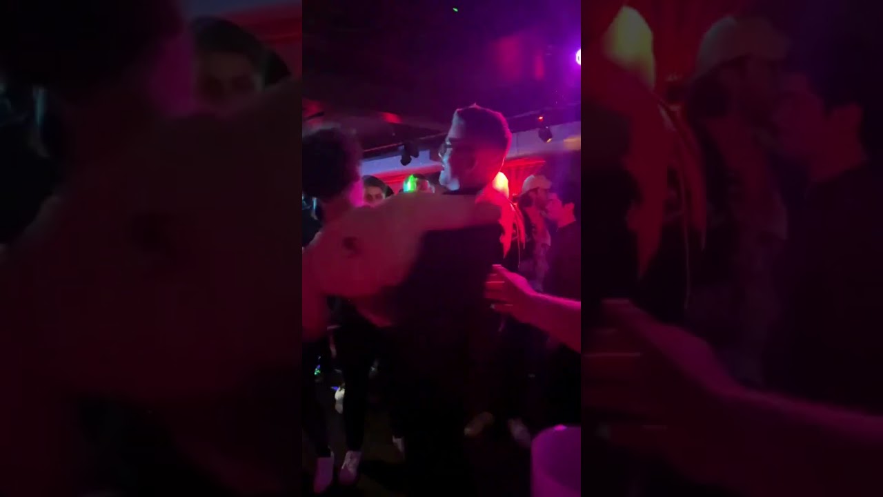 На афтерпати после финала снова было весело. YEKINDAR катается на James Banks