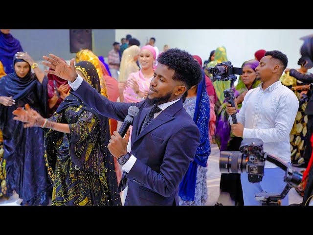 Kastratsiya qilingan trans haqida video Men bilan jinsiy aloqa qilish uchun bir qiz bor edi.