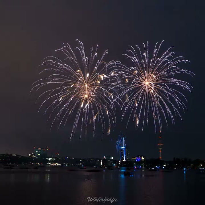 feuerwerk japanisches kirschblütenfest hamburg