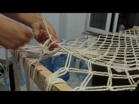 Video: Bir kuluçka makinesinde kazlar nasıl