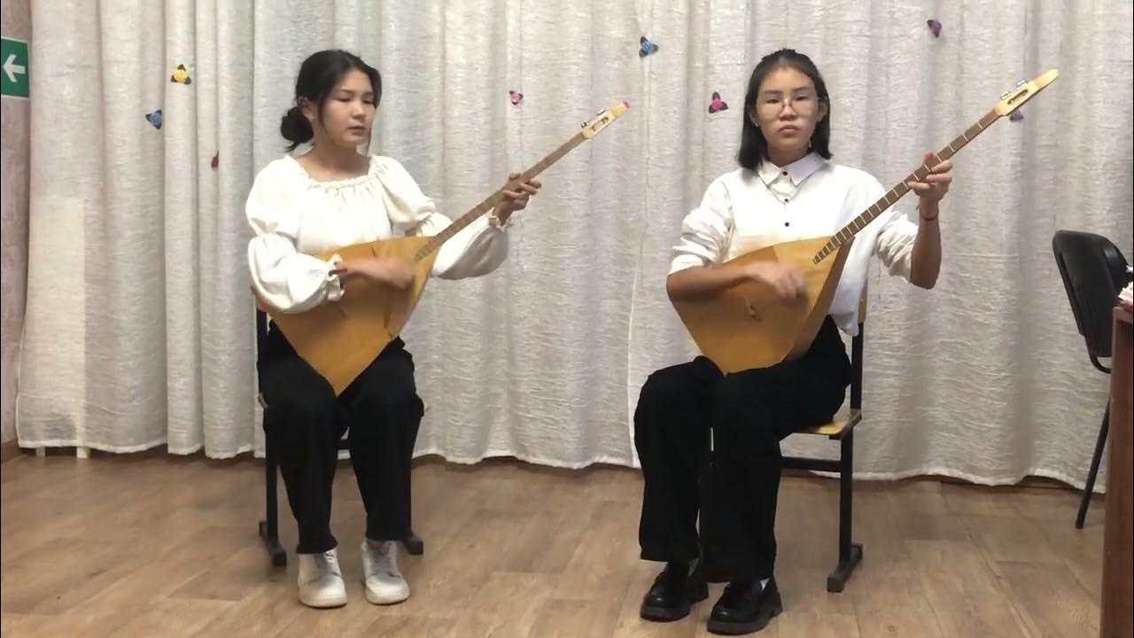Слушать калмыцкие песни. Калмыцкие народные песни. калмыцкие танцы. 700 домбристов в элисте.