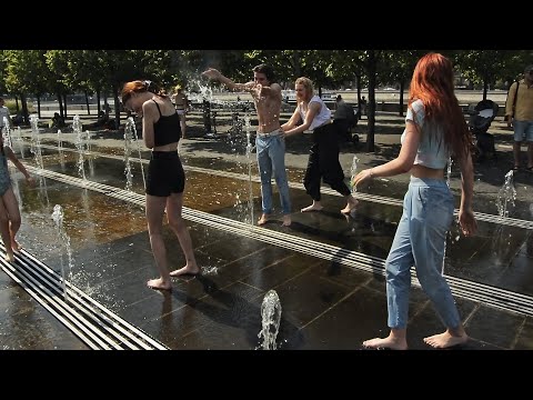 Wet company and fun fountain games-1! / Мокрая компания и веселые фонтанные игры-1!