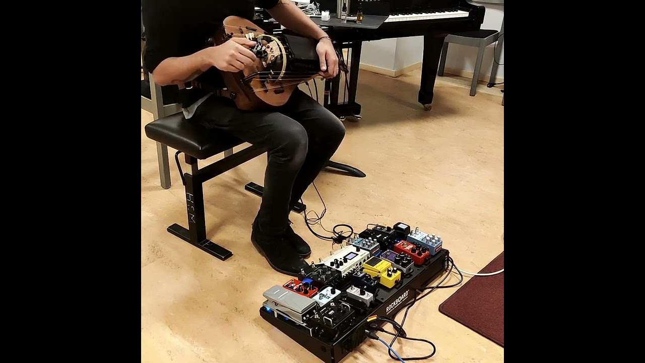 Guarda Chase Bliss improv - Hurdy Gurdy su YouTube Guarda Chase Bliss improv - Hurdy Gurdy su YouTube