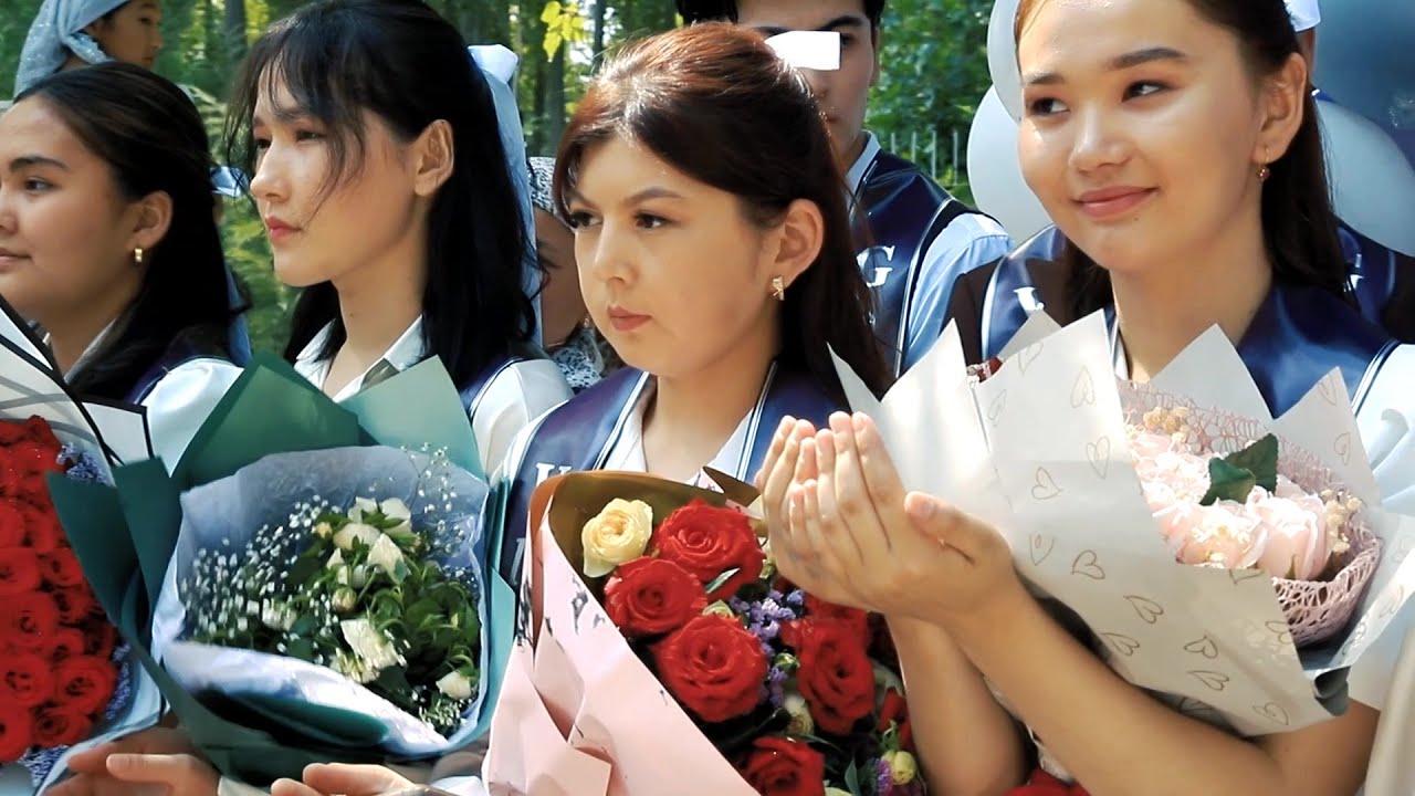 Жаны -Жер айылы Орун Абдрахманов инновациялык орто мектеби 11 класстардын бутуруу кечееси  Линейка