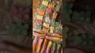 Те самые замороженные мармеладные мишки 😳 Это вообще съедобно?