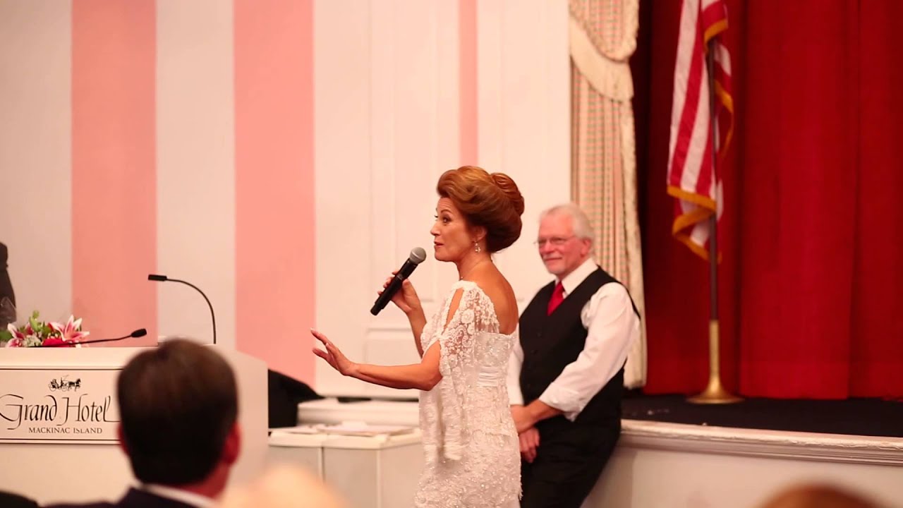 Jane Seymour receives commemorative plaque from Grand Hotel