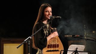 Stela Botez - Bade, Cand Te-ai Insura (official video 2017) Fata cu cobza