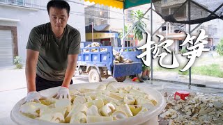 The young man digs bamboo shoots and earns 1,000 yuan with a hoe to cook delicious food!