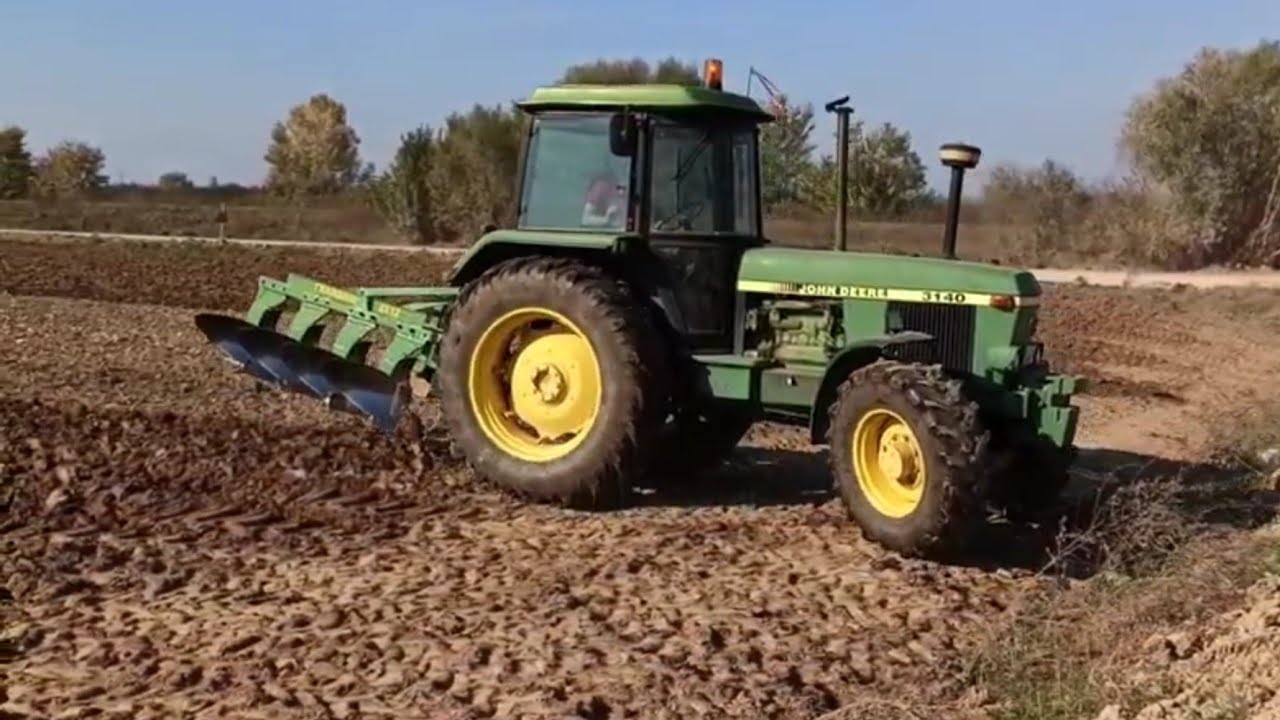 John deere 3140-Plow 4 furrow
