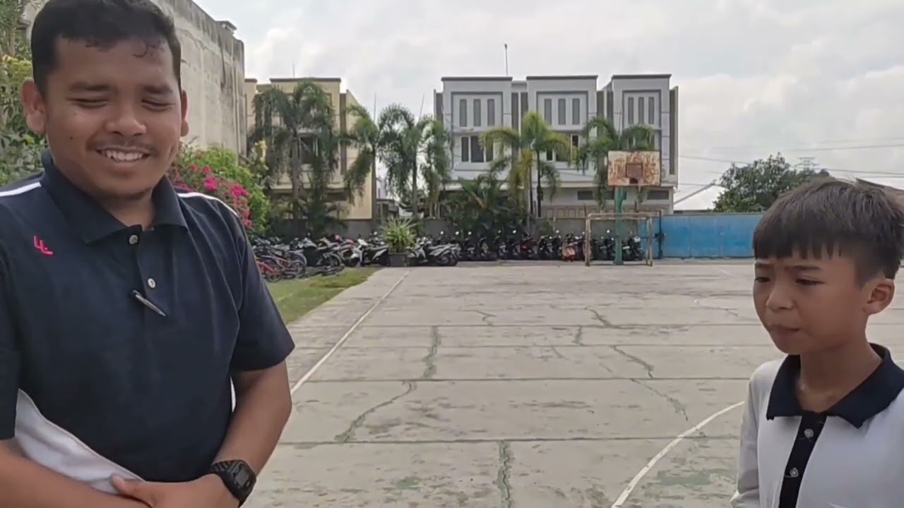 PSILON NEWS - BERITA YANG MEWAWANCARAI SALAH SATU GURU YANG MENGAJAR ESKUL DI BIDANG FUTSAL DAN SW