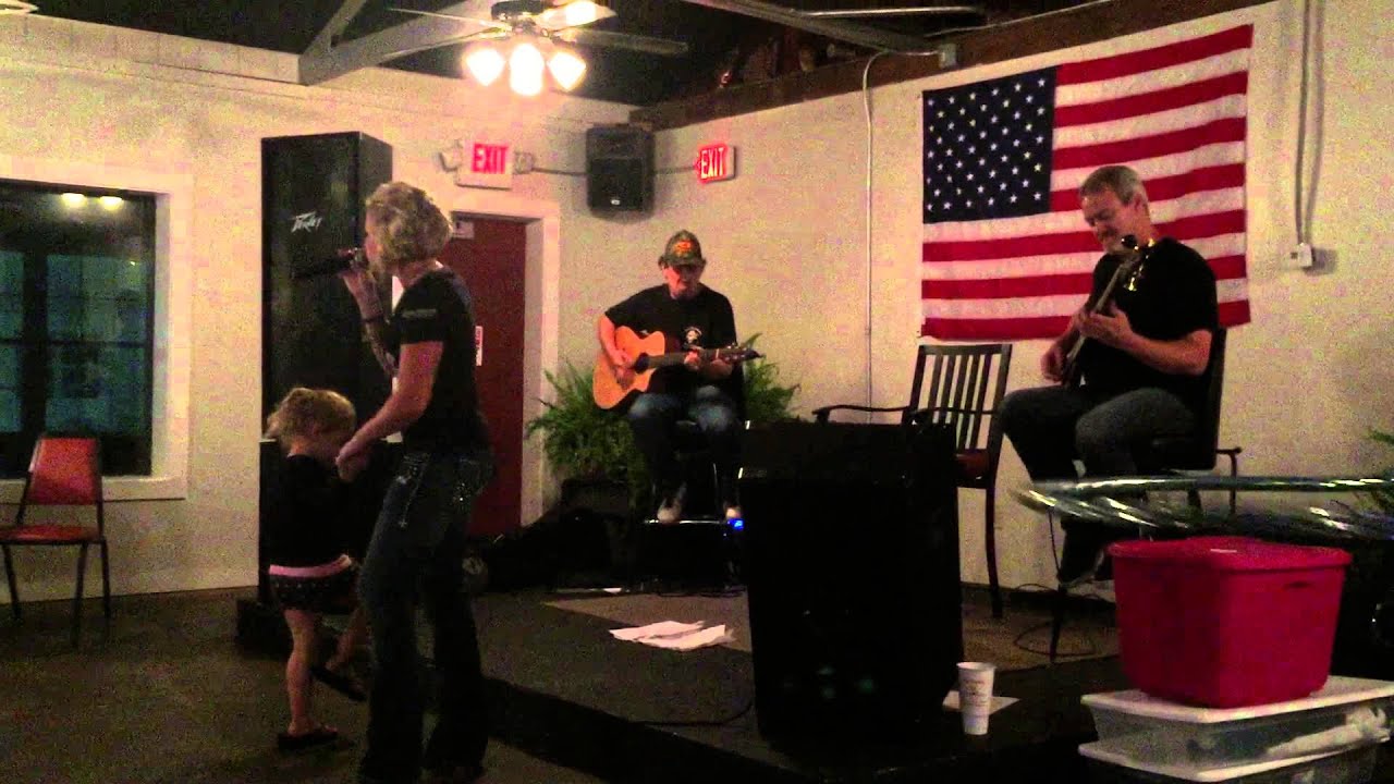 Jessica Hannan Band performs Georgia Satallites: Keep Your Hands to Yourself auf YouTube ansehen Jessica Hannan Band performs Georgia Satallites: Keep Your Hands to Yourself auf YouTube ansehen