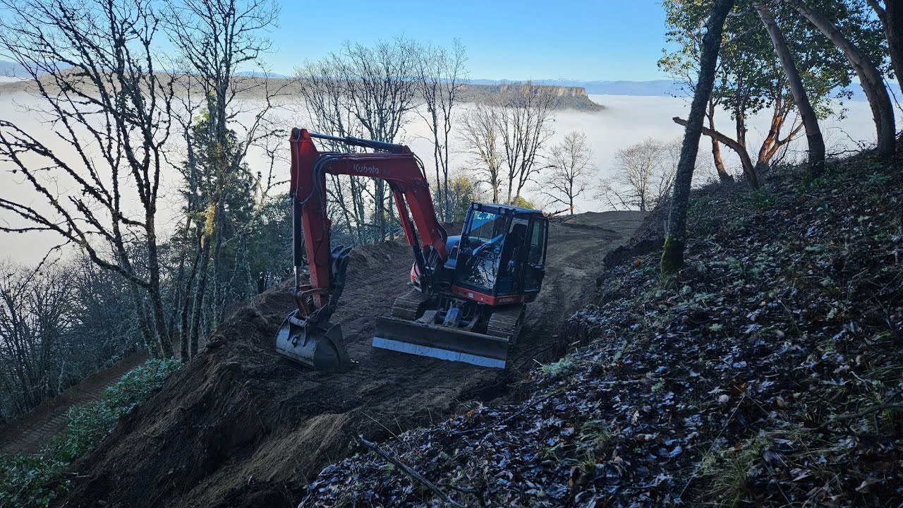 Над вторым поворотом на экскаваторе Kubota KX 080 4.