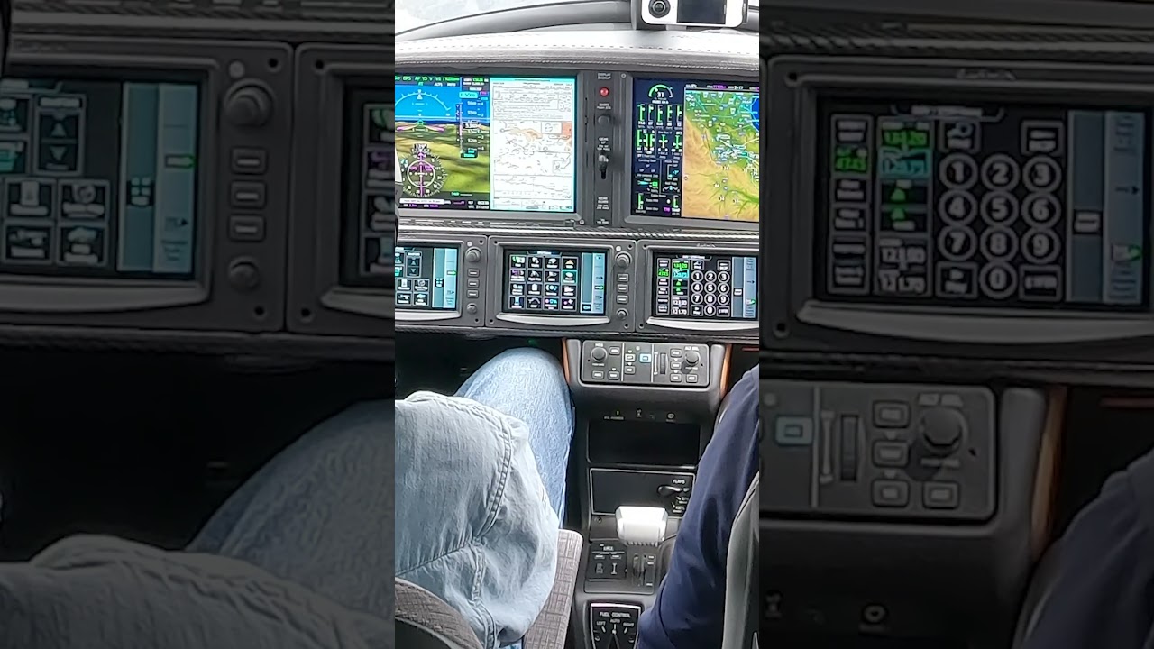 Jay Spots an In-N-Out From the Cockpit