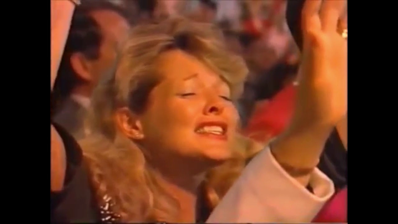 Benny Hinn Adorando Aleluya !!!!