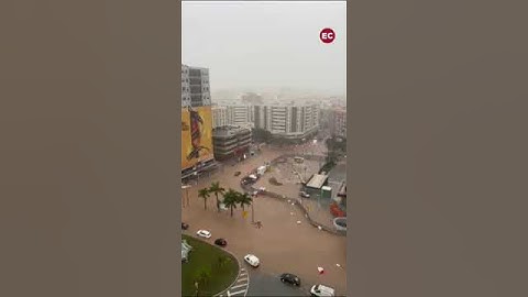 Carreteras inundadas y desalojos: así está el centro de Málaga por la DANA