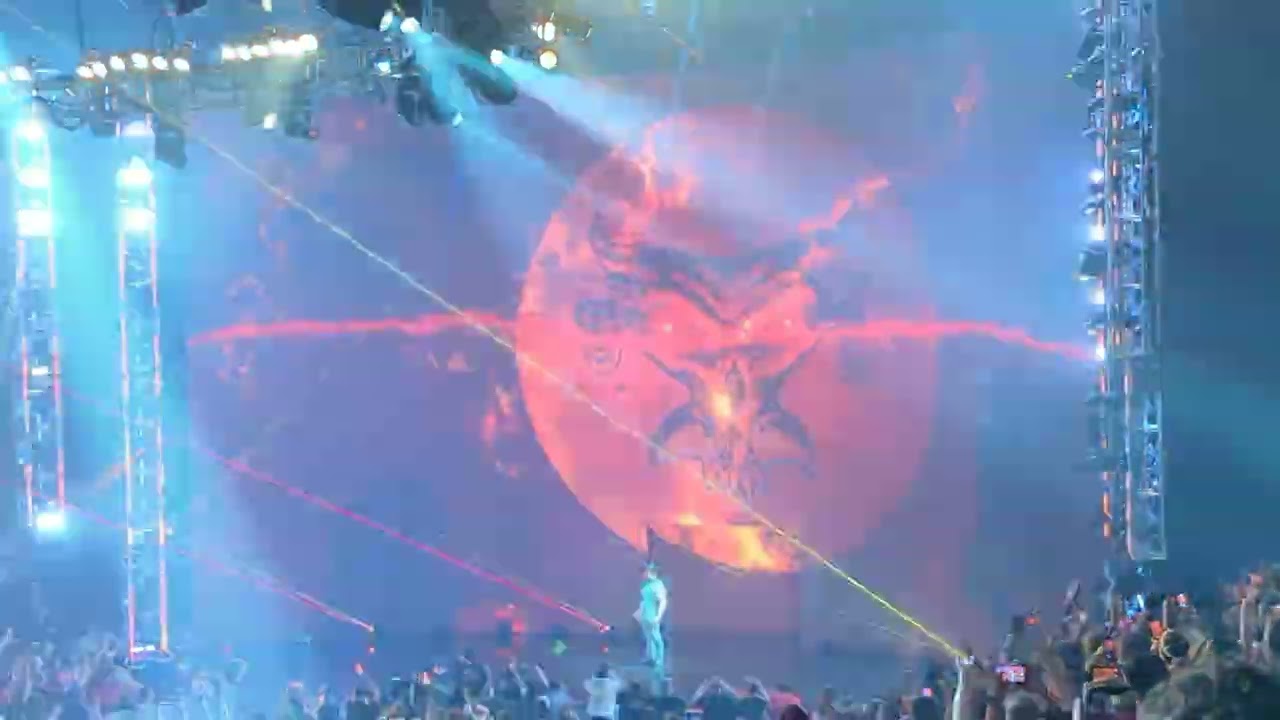 6/17/22 WWE SMACKDOWN - Brock Lesnar returns to confront Roman Reigns, Target Center Minneapolis