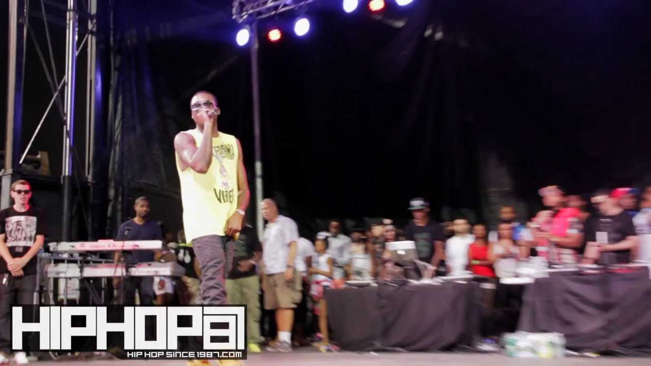 Мик Милл исполняет «Lil Nigga Snupe» вживую на фестивале Starfest (Стейтен-Айленд, Нью-Йорк)