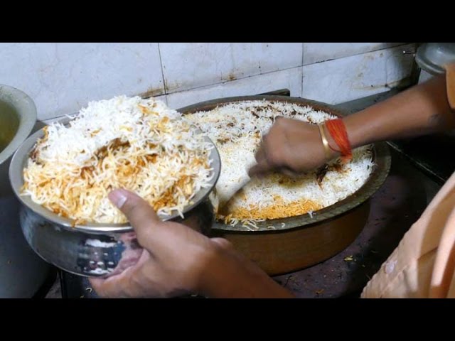 HYDERABAD CHICKEN DUM BIRYANI - Paradise Biryani - MUMBAI STREET FOOD