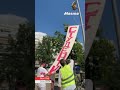 Postavljanje banera “Studenti pobeđuju” u Limanskom parku