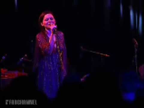 Emilíana Torrini - Unemployed In Summertime - Live at the Paridso, Amsterdam, Holland 2005