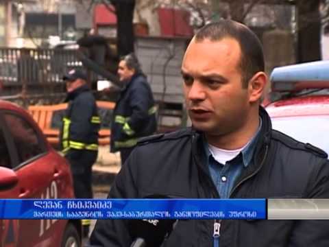 მეხანძრეების კარვები მერიასთან