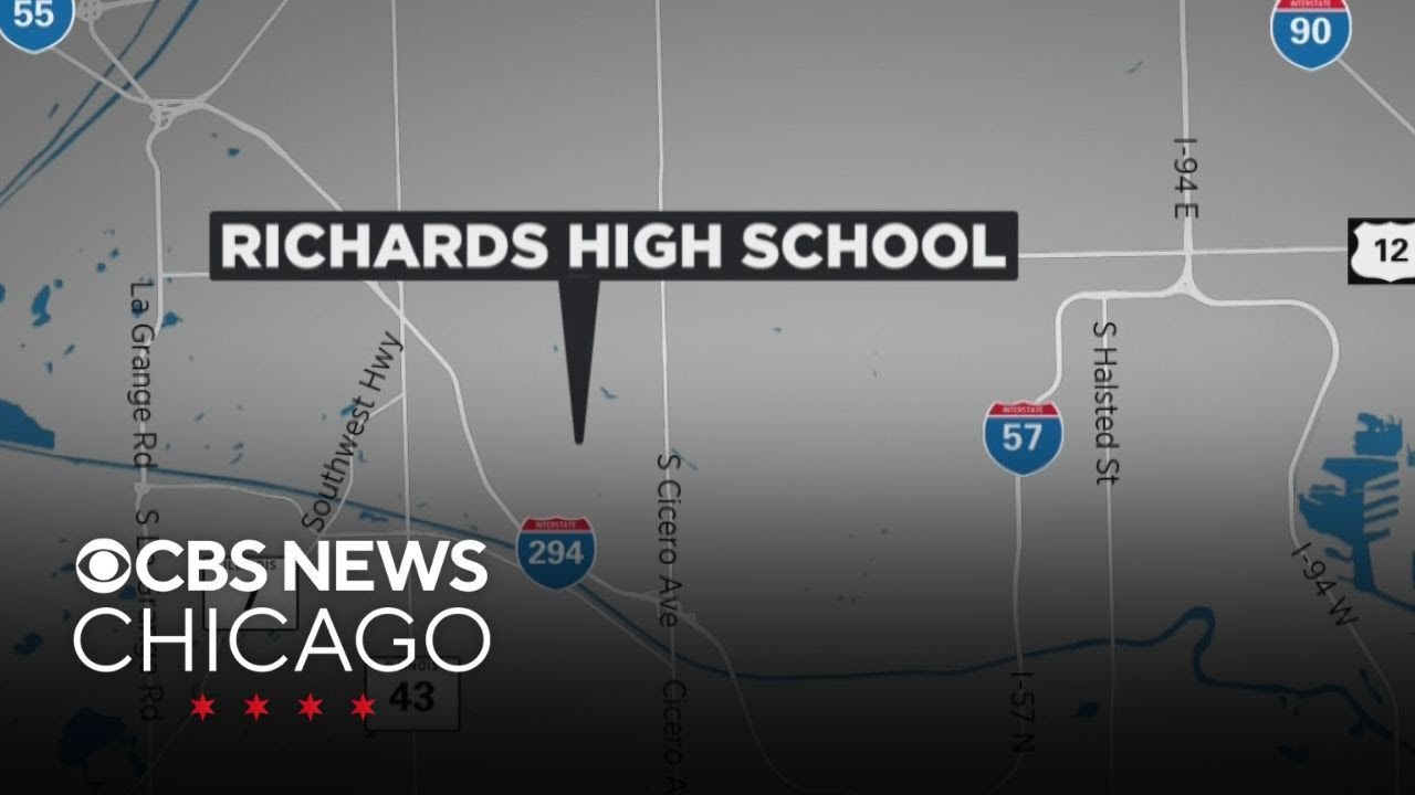 Fight breaks out during football game in Oak Lawn