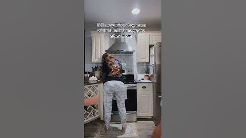 PAWG Mom Let The Whole Family SLAP Them Cheeks!