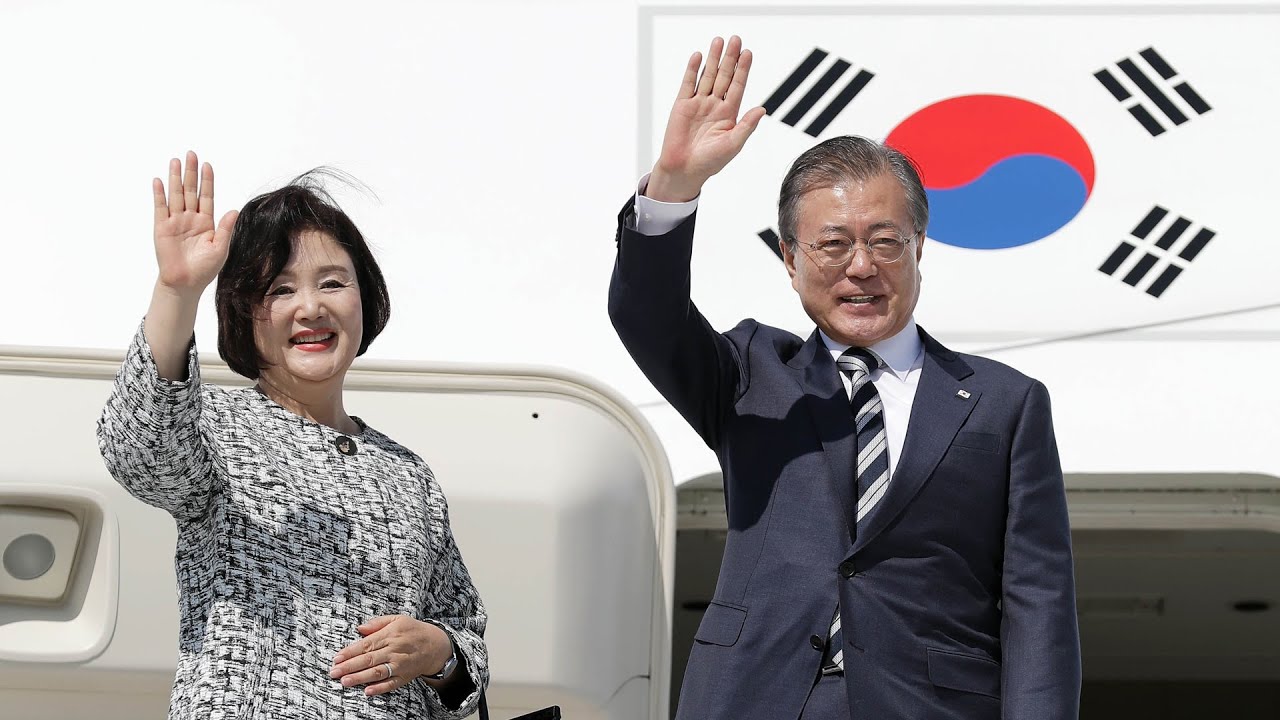 newspaper mockup 문 대통령, 3박 5일 뉴욕 순방 마치고 귀국길 / 연합뉴스TV (YonhapnewsTV)