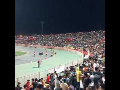 المعلق الامارتي اشتياق الجماهير العراقية الى الملاعب فيديو حزين
