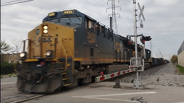 CSX ET44AC DUO leads CSX L302-01 with a horn show and happy conductor on CSX Detroit Sub (36 cars)